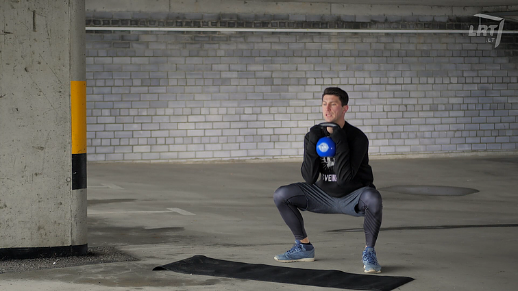 Alano naudingi pratimai sėdmenims ir blauzdoms