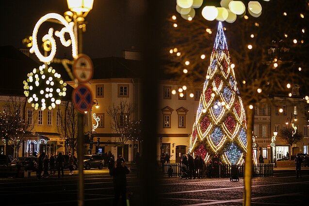 Gražiausios kalėdinės knygos: kokias pasakas galėtų rinktis ir vaikai ir suaugę?