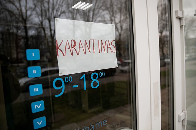 Nukraujavęs verslas prašo didesnės pagalbos: krizei suvaldyti trūksta milijardo, Vyriausybė žada skolintis