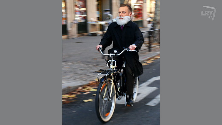 Dviračio žinios. Karinis miestelis Šiauliuose, nusirašinėjantys premjerai bei konservatorių šunys