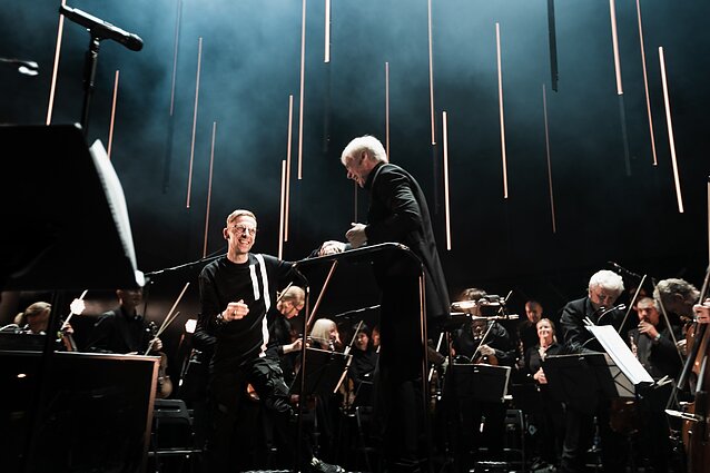 Ten Walls ir LVSO koncerto akimirka