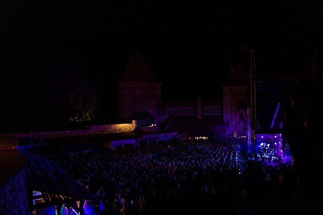 Ten Walls ir LVSO koncerto akimirka