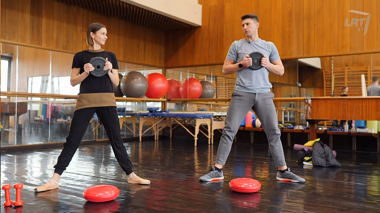 Į sveikatą! Pažintis su baleto artiste, sveikesnė kotletų versija ir pirmas Alano kartas ant snieglentės