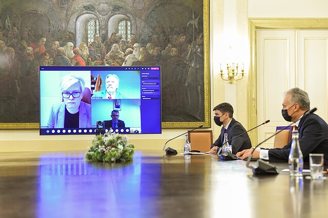 Sveikatos ekspertai Gitanui Nausėdai apžvelgė COVID-19 situaciją Lietuvoje Sveikatos ekspertai Gitanui Nausėdai apžvelgė COVID-19 situaciją Lietuvoje