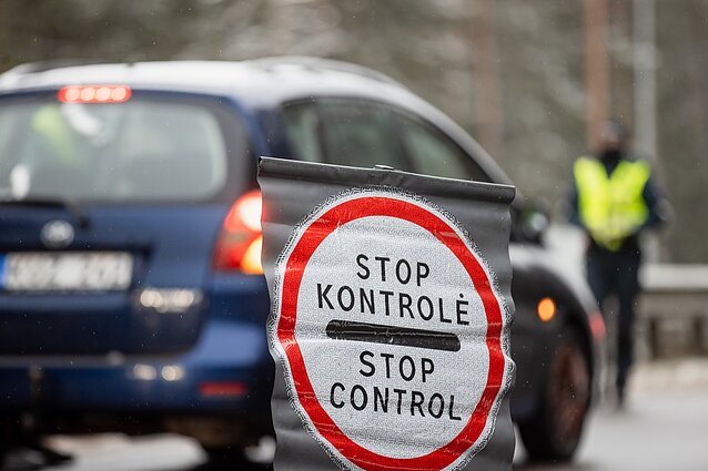 Policija kontrolę mobiliaisiais postais vykdys iš anksto nepranešusi: važiuojantiems be reikalo – baudos