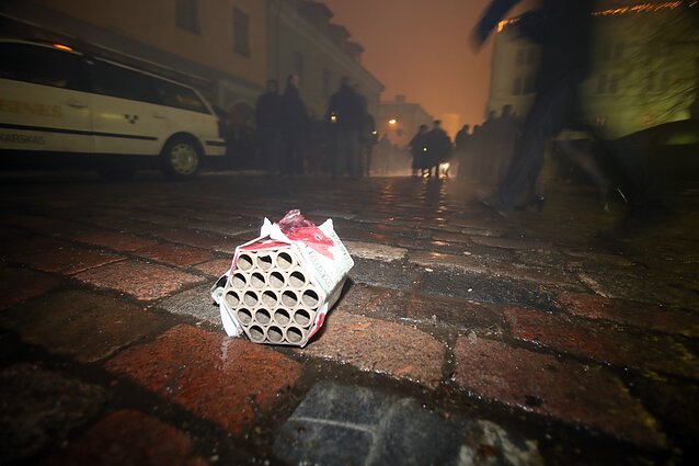 Seimas griežtina fejerverkų prekybą ir naudojimą: įsigyti bus galima tik nuo 18 metų