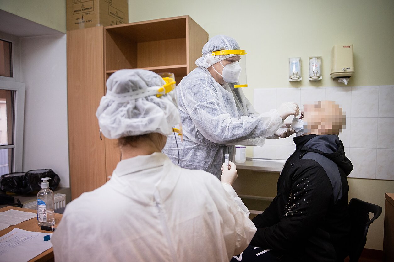 Vilnius Penitentiary inmate getting tested for the coronavirus