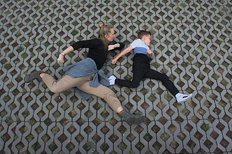 Šokio filmas „M(e)&M(other)“