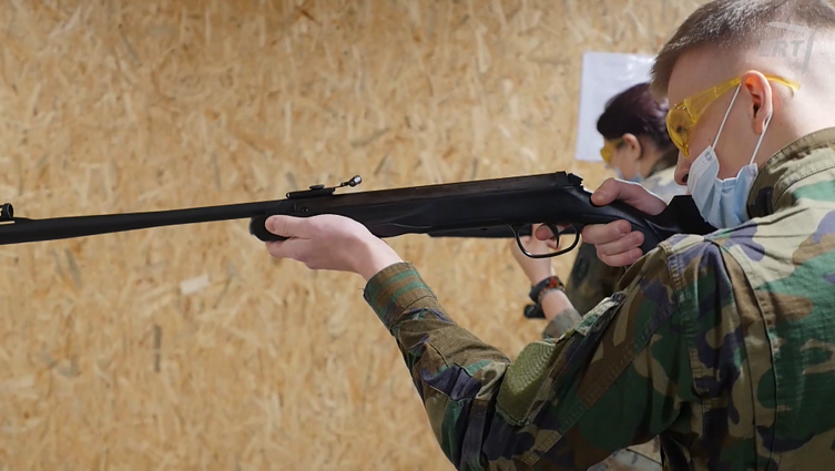 Sausumos kadetai: nuo disciplinos iki nėrimo vąšeliu