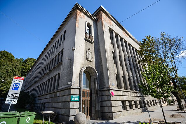Buvę Prekybos, pramonės ir amatų rūmai (arch. V. Landsbergis-Žemkalnis)