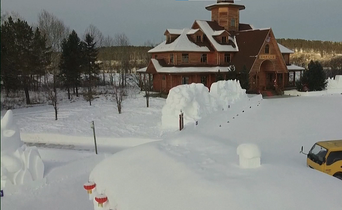 Nuklodas sniegu šiauriausias Kinijos miestas laukia Kalėdų