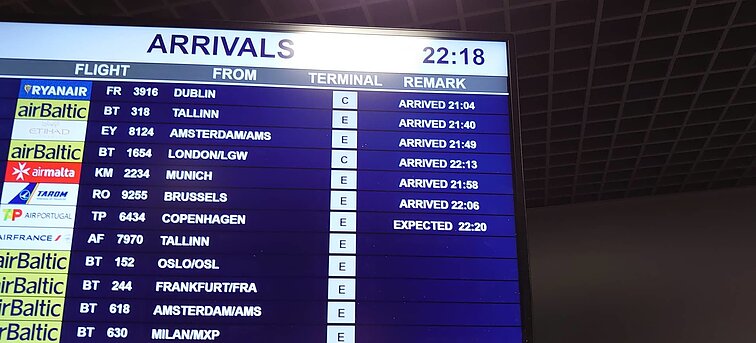 Žinios. Į Lietuvą per Rygą sugrįžo daugiau nei 60 JK užstrigusių lietuvių