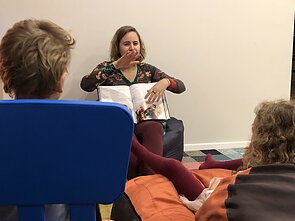 I. Pečiulytė-Silaeva augina dvi atžalas, vaikai paveldėjo kurtumą iš tėvų. I. Pečiulytė-Silaeva augina dvi atžalas, vaikai paveldėjo kurtumą iš tėvų.