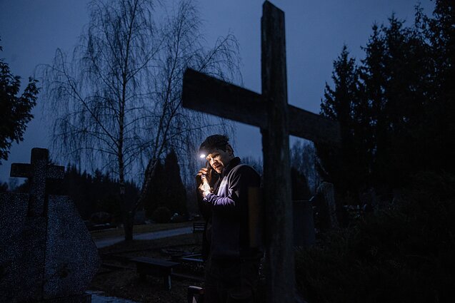 Laidotuvės. Duobė kasama iš pat ryto, priešaušriu