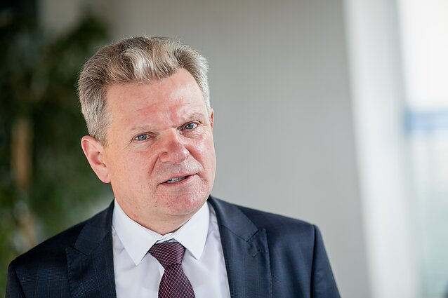 Žinios. Agentūros vadovas aiškinasi dėl galimai neteisėtos veiklos – įdarbino Narkevičiaus dukrą