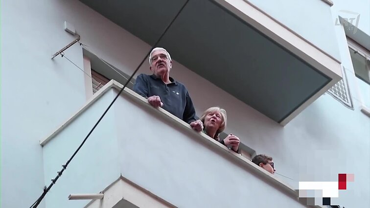 Antroji COVID-19 banga Prancūzijoje: asmeniškai susidūrę su virusu, prancūzai nustojo burbėti