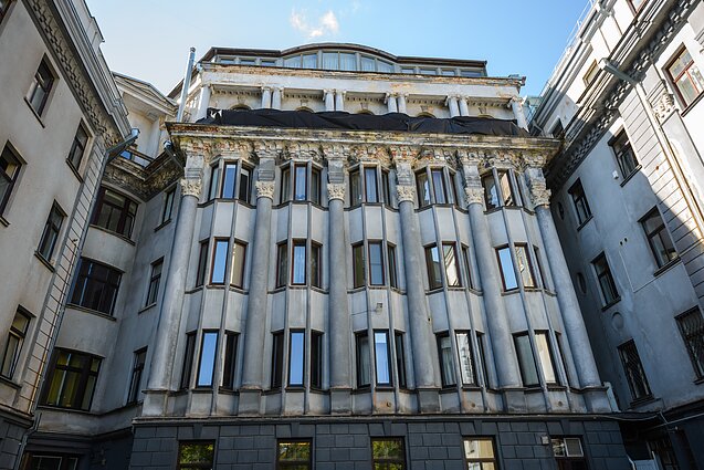 Lietuvos banko tarnautojų gyvenamasis namas V. Putvinskio gatvėje (arch. Aleksandras Gordevičius)