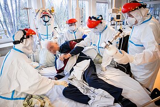 Помощь ковидным больным в Сантаришской больнице