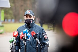 Policijos atstovai pristatė, kaip kontroliuos karantino laikymosi sąlygas Naujųjų naktį Policijos atstovai pristatė, kaip kontroliuos karantino laikymosi sąlygas Naujųjų naktį