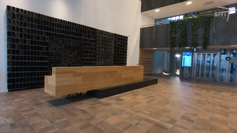 Vabi sabi filosofiją perteikė sostinės pastate: baldai stebina, o interjeras – ramina