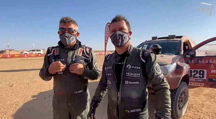 Su nesklandumais susitvarkę Juknevičius ir Vaičiulis pasiekė antrąjį greičio ruožo finišą