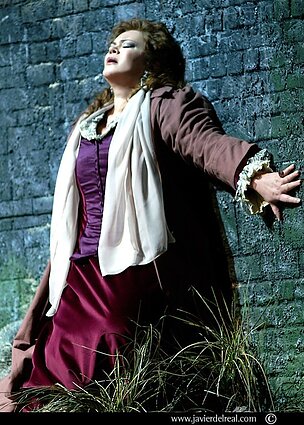 Violeta Urmana-Amelija Madrido karališkosios operos „Kaukių baliuje“