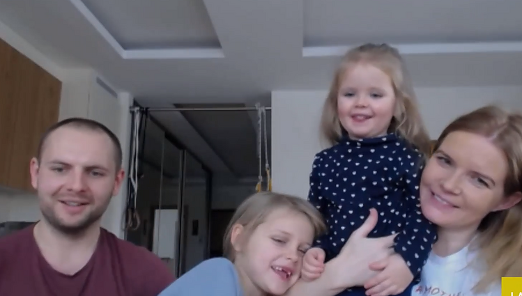 Gamtoje laisvalaikį leidžianti šeima įsitikinusi: karantinas saugioms pramogoms gryname ore – ne kliūtis