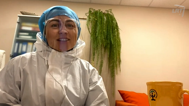 Socialinių globos namų darbuotoja: jei ankščiau skyriuje dirbo 6 žmonės, dabar dirba vienas ir visą parą