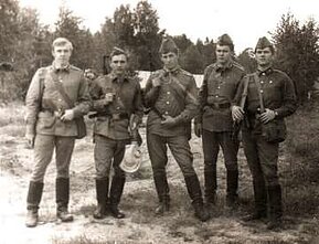 Specialiosios propagandos kursantai po Masinio naikinimo ginklų egzamino