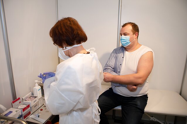Šeimos gydytojų asociacijos prezidentas: vakcinavimo efektyvumas labai priklauso nuo šeimos gydytojo darbo