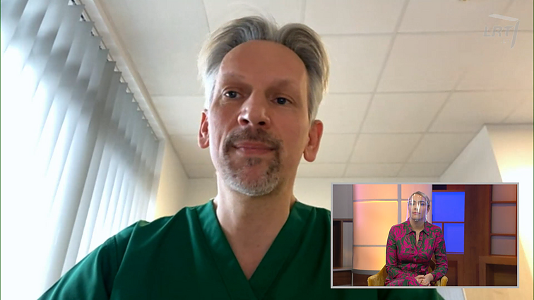 Gydytojas apie mutavusią COVID-19 atmainą: sergamumas jaunimo tarpe yra žymiai didesnis nei tarp suaugusiųjų