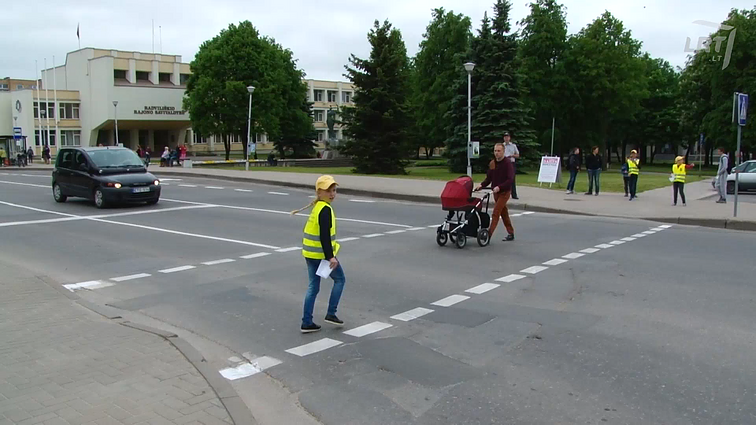 Vaikų saugumas kelyje: ką daryti, kad nepakliūtų po ratais?