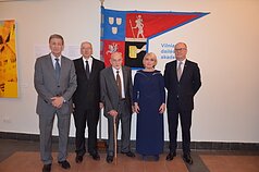 VDA rektoriai, viduryje – prof. Vytautas Brėdikis