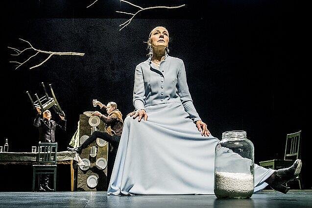 Klaipėdos dramos teatro nuotr., Pakeliui su klasika. Regina Šaltenytė: teatras yra mano prieglobstis, jo realybė man aiškesnė