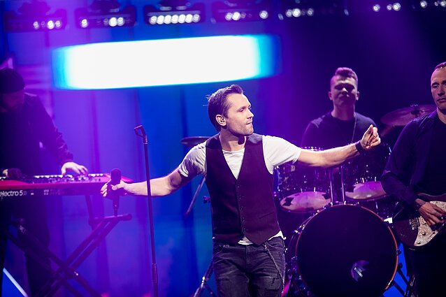 Eurovizija 2021. „Uno Band“ – „Eisiu“