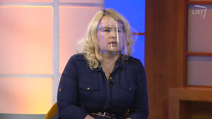 Kelis kartus COVID-19 sirgusios moters istorija: simptomai skyrėsi, jaučiau, kad nesuprantu, kas darosi