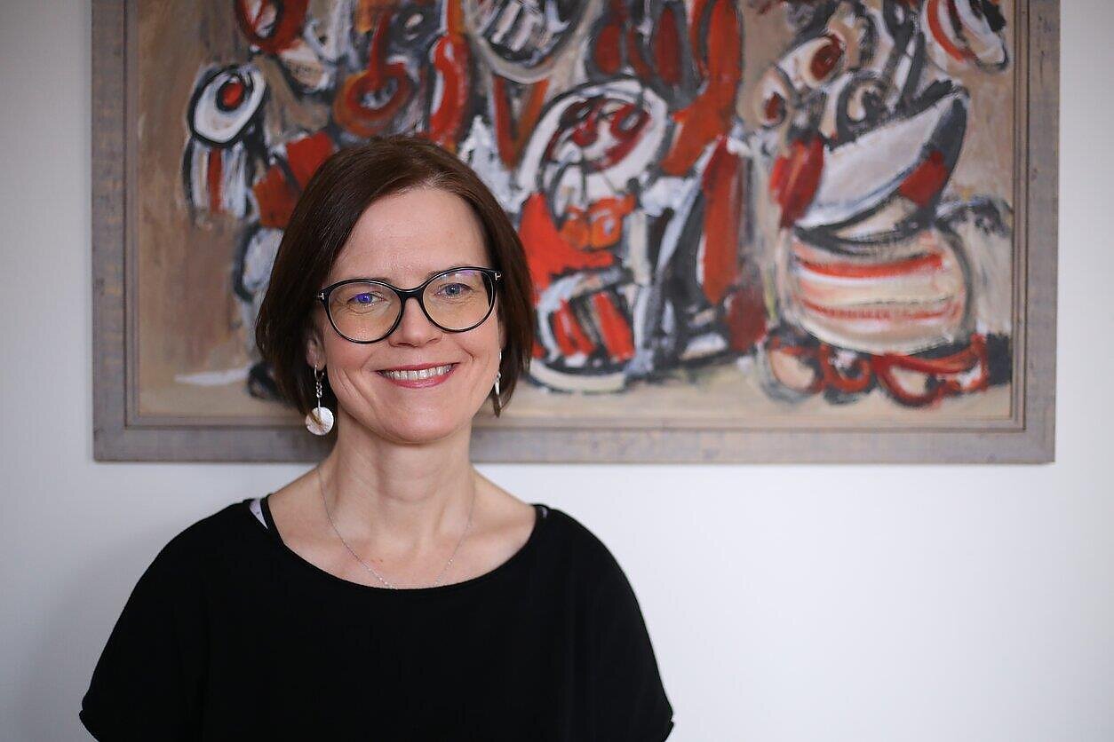 Daiktiniai įrodymai. Kalbos vėjai: apie keiksmus ir linksnius su sociolingviste Loreta Vaicekauskiene