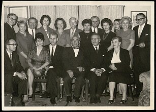 Dailiųjų menų klubo susirinkimas. Brazdžioniai, B. Budriūnas, N. Railaitė, Alė Rūta, Pr. Raulinaitis, M. Gimbutienė, E. Arbas, Rūta-Kleva Vidžiūnienė, J. Gustaitienė ir kiti