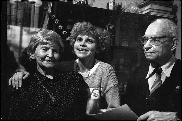 Marija Gimbutienė Lietuvoje, 1993 metai. Marija Gimbutienė, dukra Živilė Gimbutaitė, Marijos brolis Vytautas Alseika