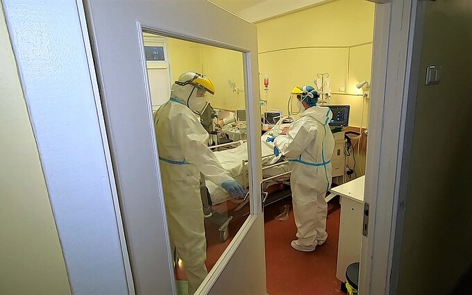 Klaipėdos universitetinės ligoninės Reanimacijos ir intensyvios terapijos skyriuje gydomi sunkiai COVID-19 sergantys pacientai