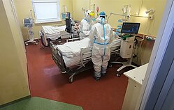 Klaipėdos universitetinės ligoninės Reanimacijos ir intensyvios terapijos skyriuje gydomi sunkiai COVID-19 sergantys pacientai Klaipėdos universitetinės ligoninės Reanimacijos ir intensyvios terapijos skyriuje gydomi sunkiai COVID-19 sergantys pacientai