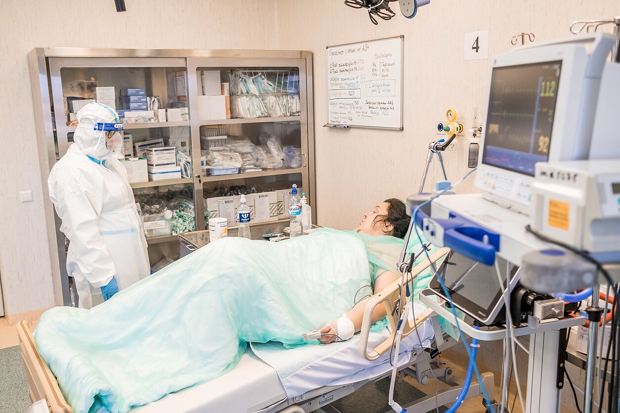 Bandžiusi namie virusą gydytis pati, galiausiai išsikvietė greitąją pagalbą. Į reanimaciją Vida buvo perkelta per savo gimtadienį Bandžiusi namie virusą gydytis pati, galiausiai išsikvietė greitąją pagalbą. Į reanimaciją Vida buvo perkelta per savo gimtadienį