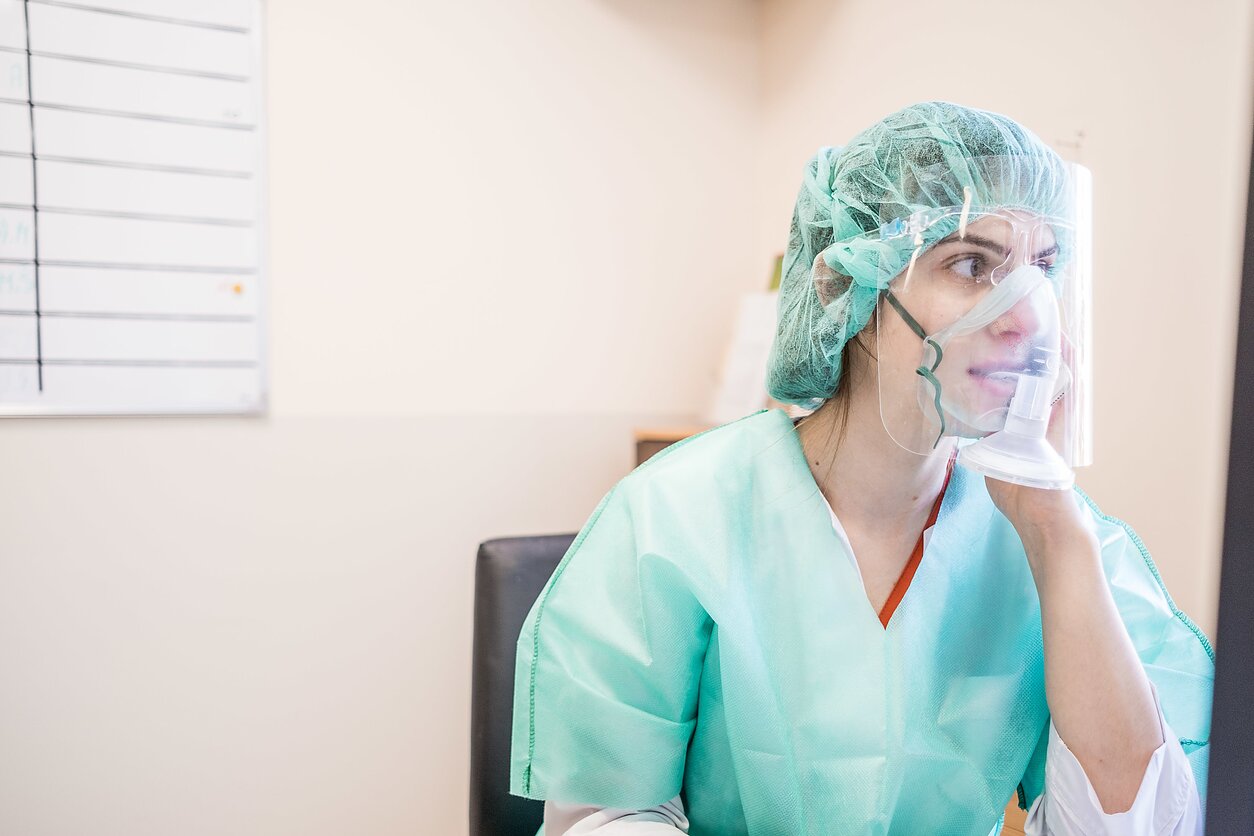 Izoliacinio diagnostikos skyriaus vyresnioji slaugytoja Živilė Stančiauskaitė Izoliacinio diagnostikos skyriaus vyresnioji slaugytoja Živilė Stančiauskaitė