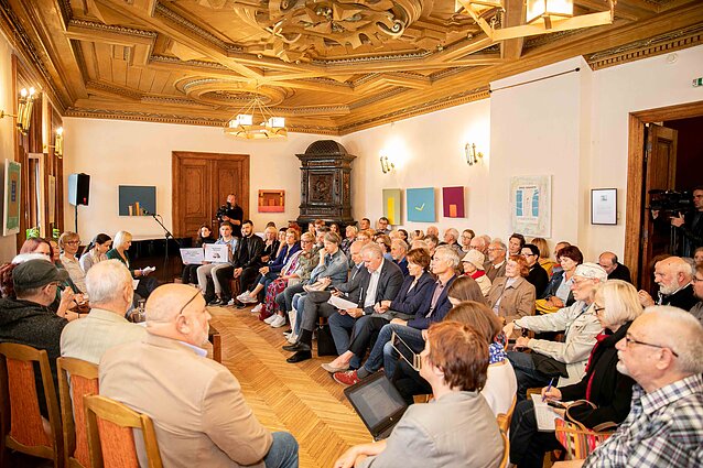 Diskusija dėl Petro Cvirkos paminklo