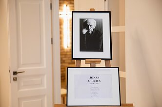 Atsisveikinama su Jonu Griciumi