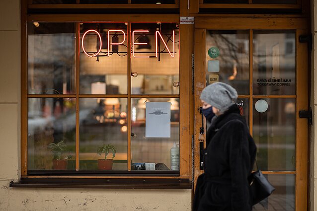Žinios. Vyriausybė šiandien svarstys karantino švelninimo planą