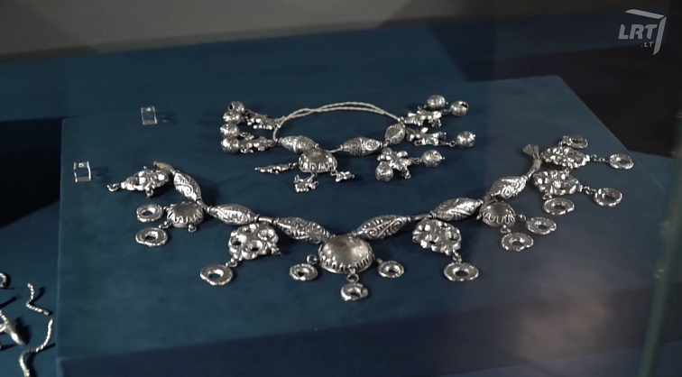 Senovės lietuvių pomirtinio gyvenimo paslaptys: kokių netikėčiausių daiktų randama kapavietėse?