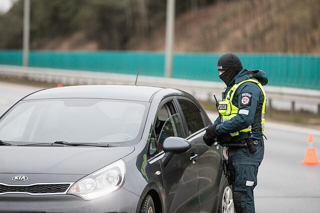 Žinios. Policija savaitgalį apgręžė apie 1400 vairuotojų, 102 iš jų surašyti protokolai