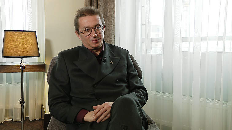 Su laiku Aleksandras Pogrebnojus į santykius žvelgia paprasčiau: kodėl, norint būti laimingam, būtina su kažkuo gyventi?