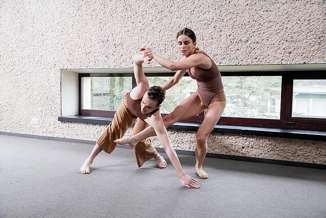 Karantino išvarginti kultūrininkai veržiasi dirbti, tačiau dar teks palaukti. Ką galime sužinoti iš šokio tyrimų?